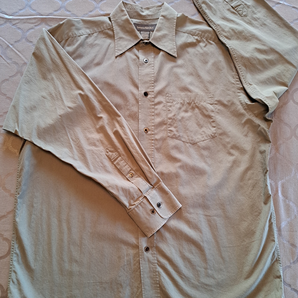Banana Republic Men's Green Large Button Down Shirt